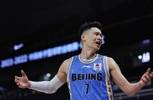 经纪人:上海一球员对书豪动作很大 他中场道歉&下半场继续“干”